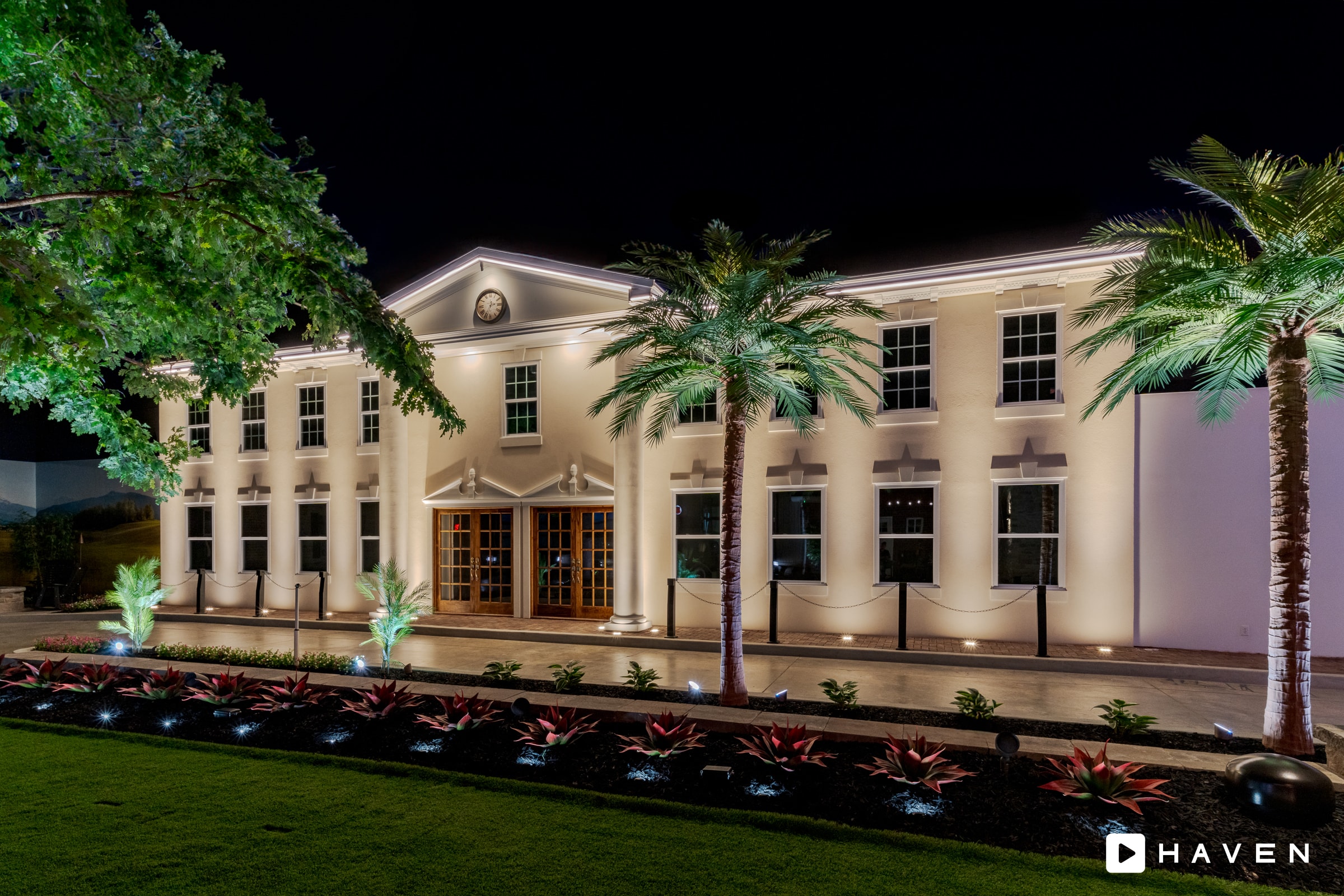 Roofline lighting by TrueGlow Outdoor Lighting